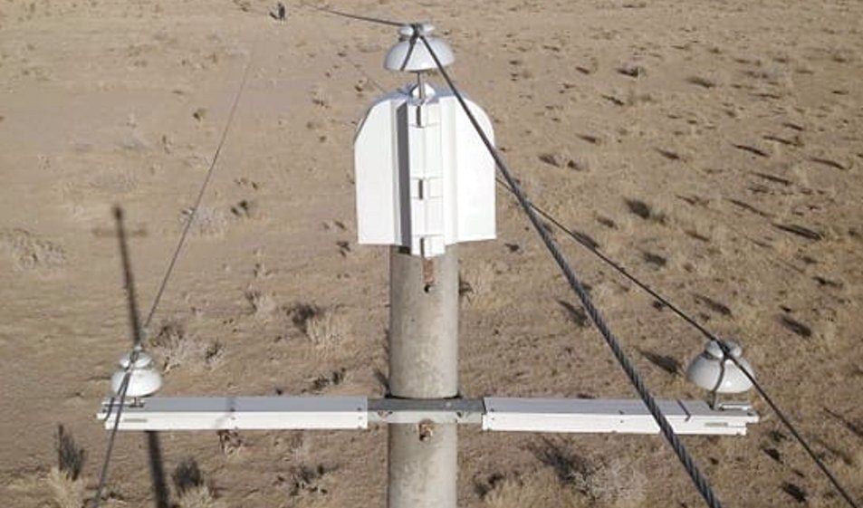 Close-up of anchor pole with full insulation cover set installed